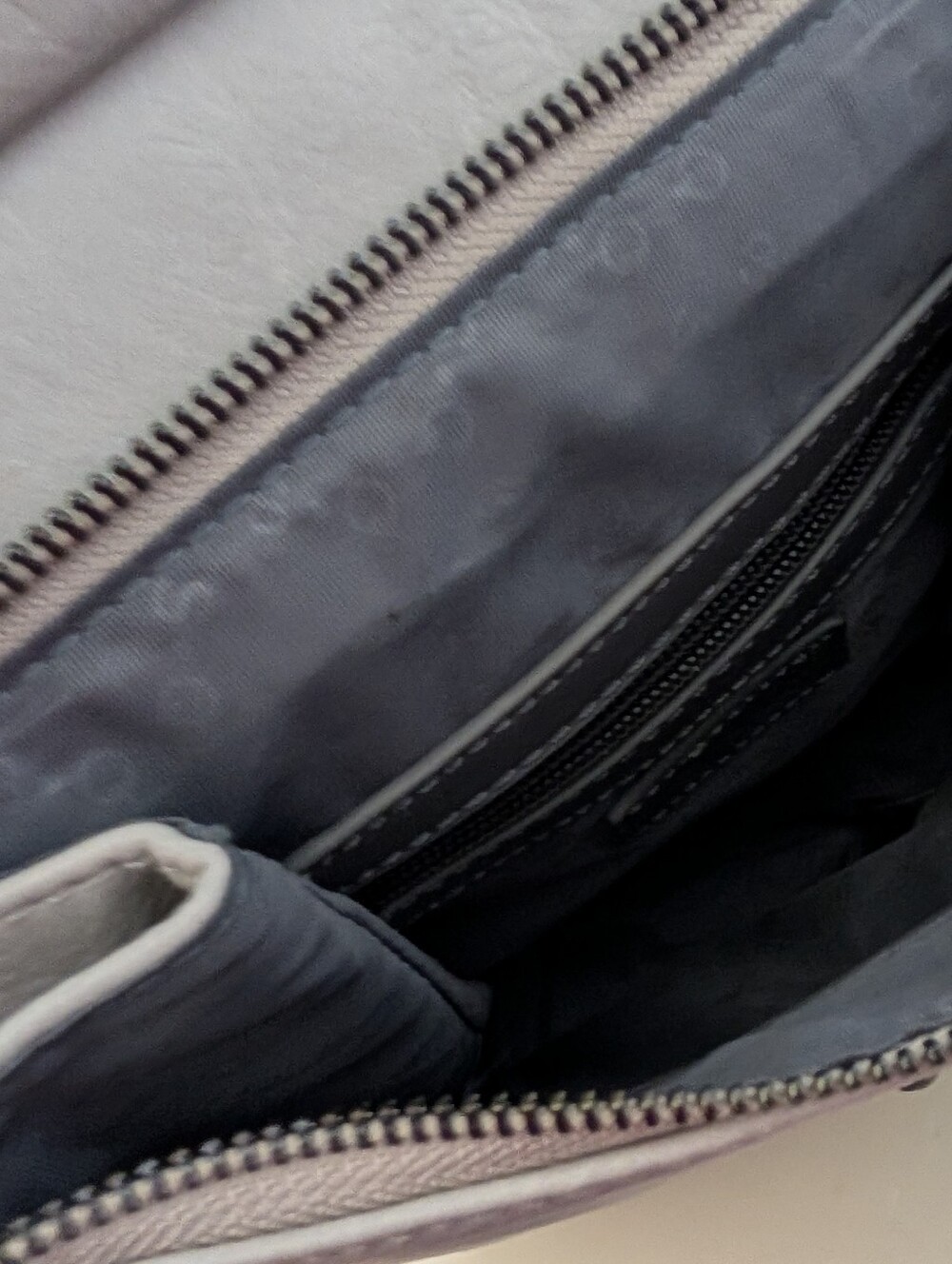 Purse/Backpack - Picture 8 of 9